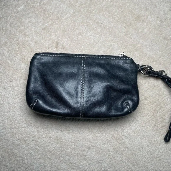 Coach Slim Duffle 9326 in Black - Picture 9 of 13